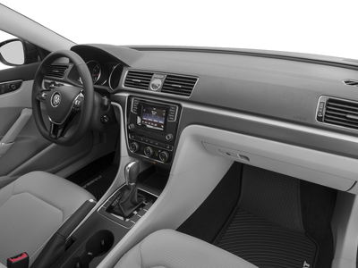 2017 Volkswagen Passat 1.8T R-Line