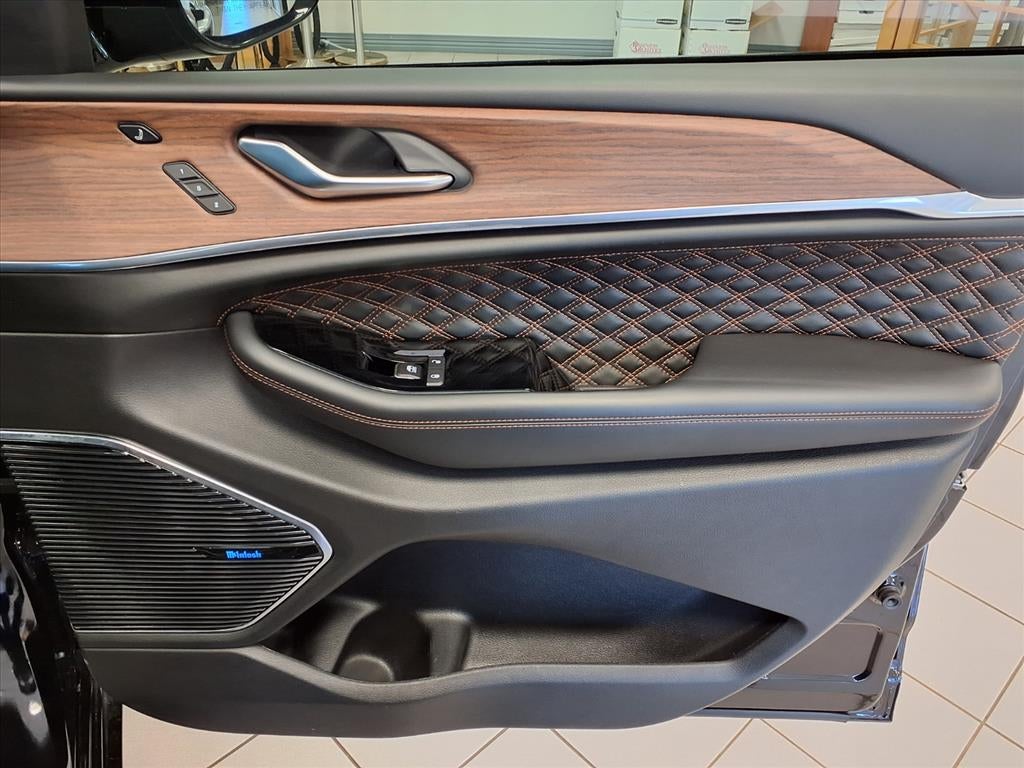 2023 Jeep Grand Cherokee Summit