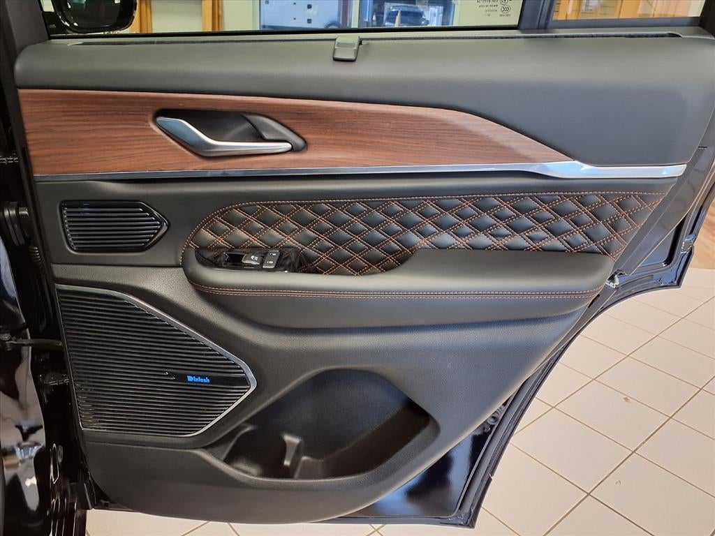 2023 Jeep Grand Cherokee Summit