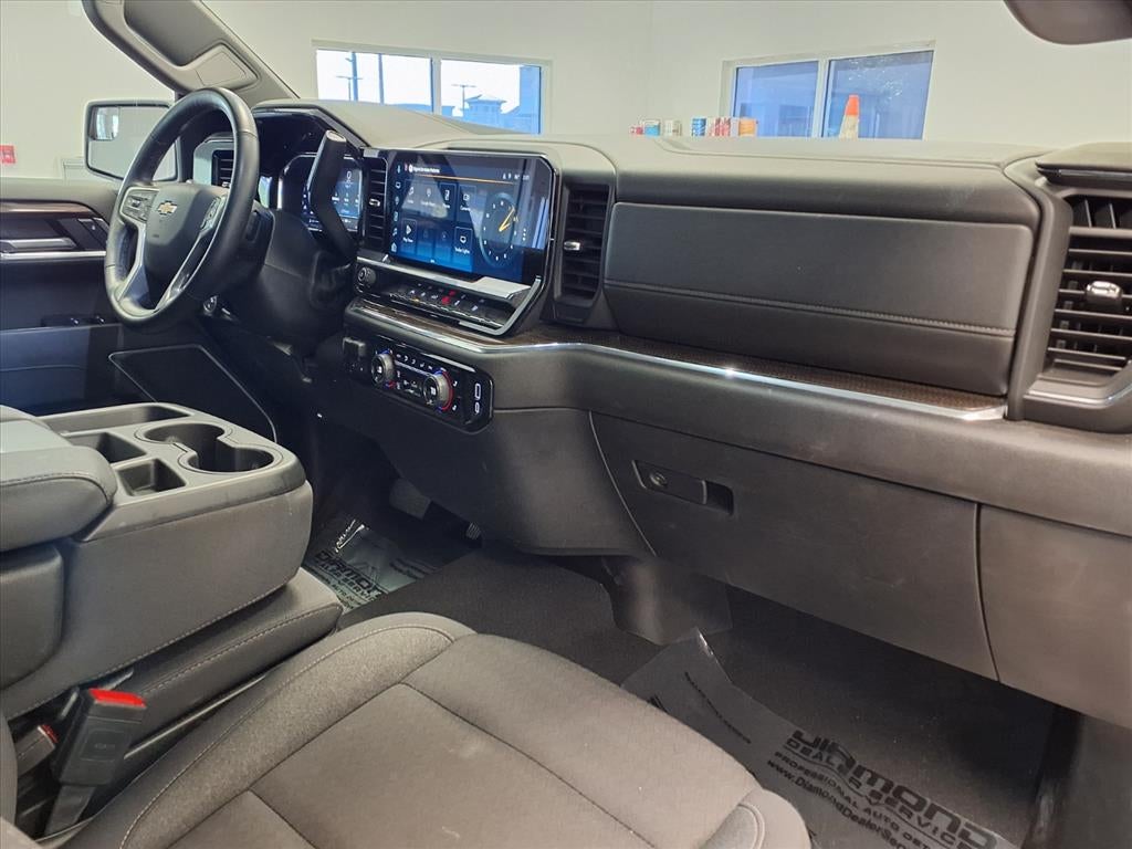 2025 Chevrolet Silverado 1500 LT LT1