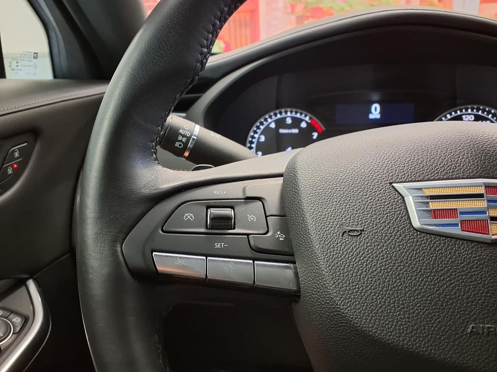 2021 Cadillac XT4 Premium Luxury