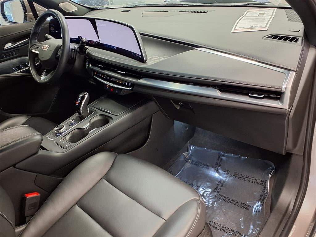 2025 Cadillac XT4 Premium Luxury