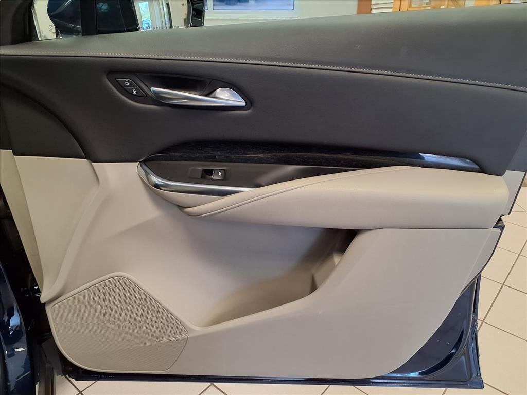 2021 Cadillac XT4 Premium Luxury