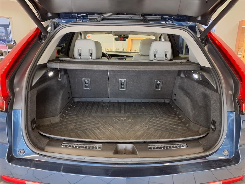 2021 Cadillac XT4 Premium Luxury