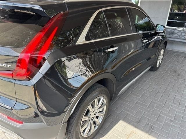 2022 Cadillac XT4 Premium Luxury