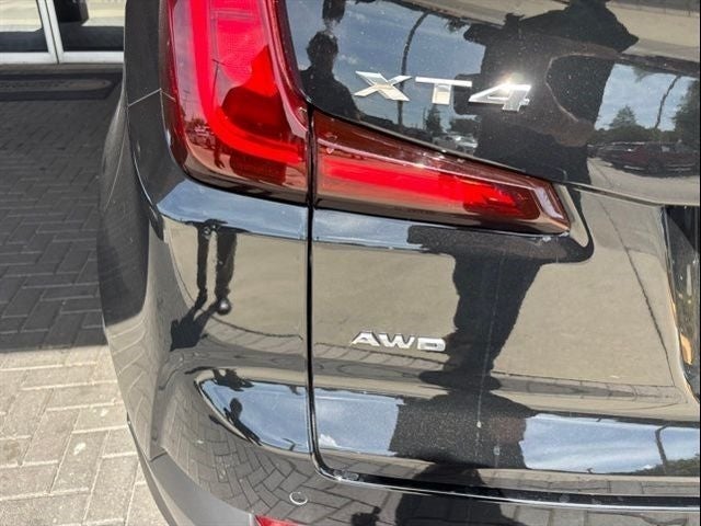 2022 Cadillac XT4 Premium Luxury