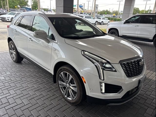 2022 Cadillac XT5 Premium Luxury