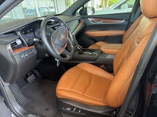 2022 Cadillac XT5 Premium Luxury