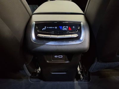 2025 Cadillac XT6 Luxury