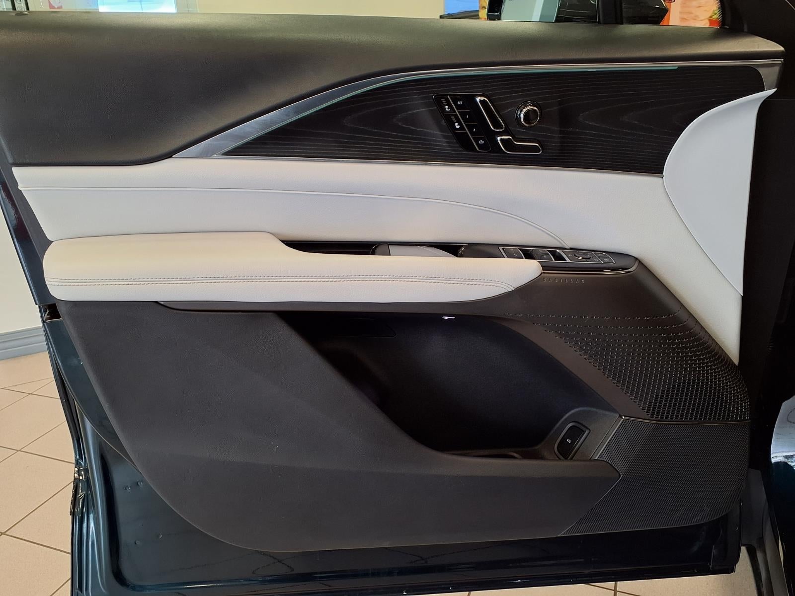 2024 Cadillac LYRIQ Sport