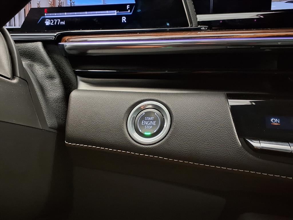 2024 Cadillac Escalade ESV Luxury