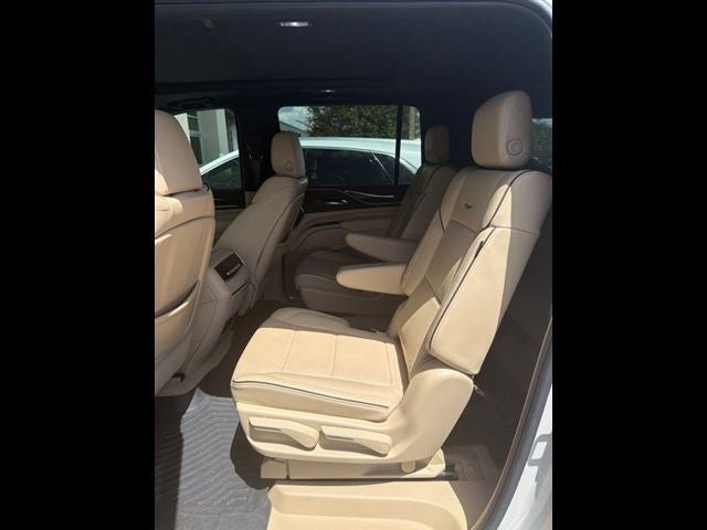 2022 Cadillac Escalade ESV Premium