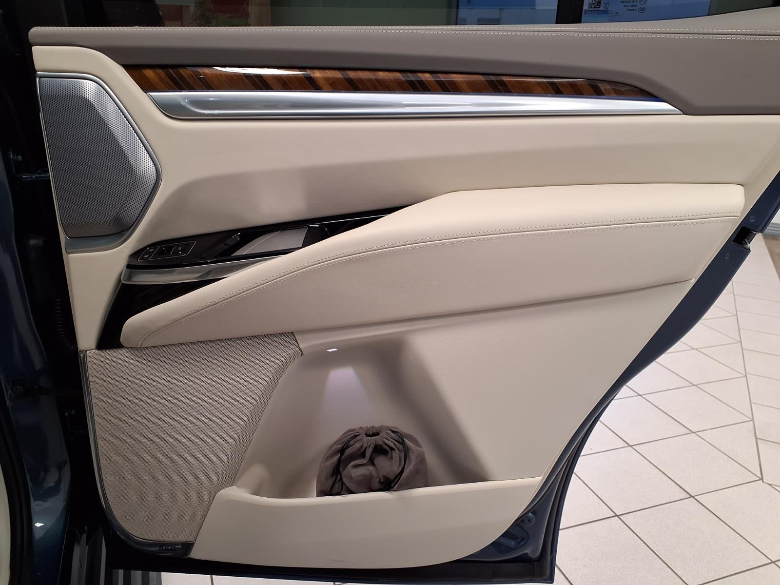 2025 Cadillac Escalade Premium Luxury Platinum
