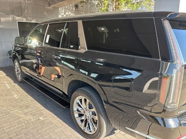 2025 Cadillac Escalade ESV Premium