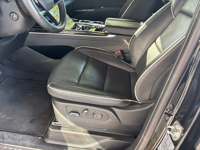2025 Cadillac Escalade ESV Premium