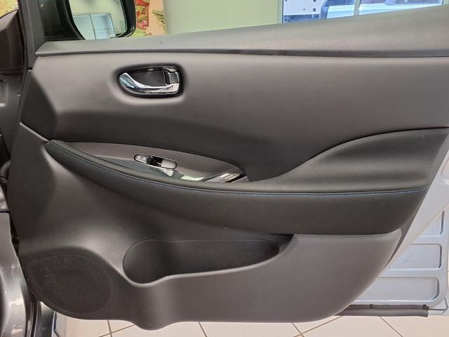 2022 Nissan Leaf SV