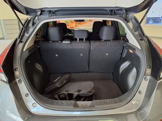 2022 Nissan Leaf SV