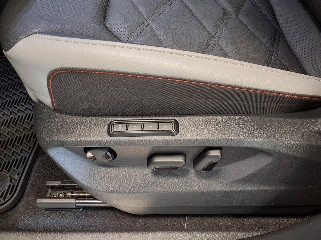 2024 Volkswagen Atlas 2.0T Peak Edition SEL