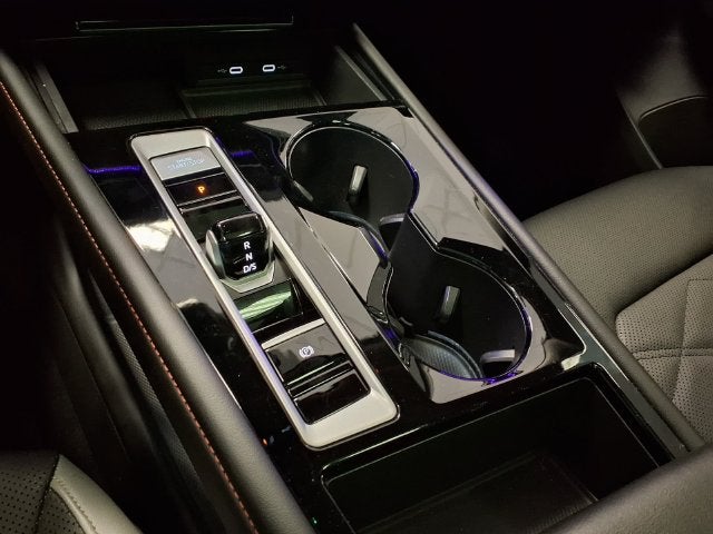2024 Volkswagen Atlas 2.0T Peak Edition SEL