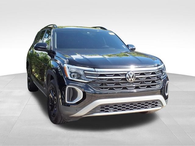2024 Volkswagen Atlas 2.0T Peak Edition SEL