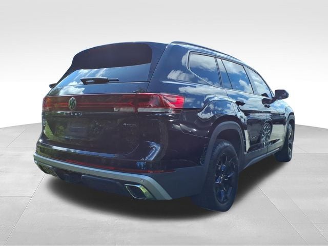 2024 Volkswagen Atlas 2.0T Peak Edition SEL