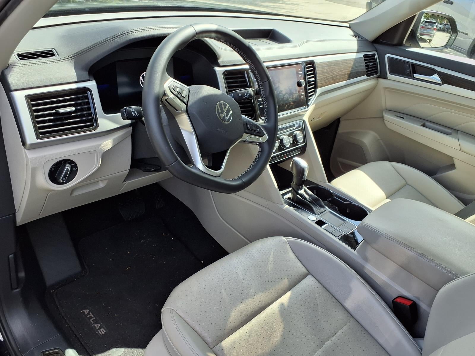 2022 Volkswagen Atlas 3.6L V6 SE w/Technology