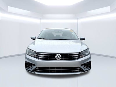 2017 Volkswagen Passat 1.8T R-Line