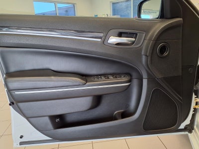 2022 Chrysler 300 Touring
