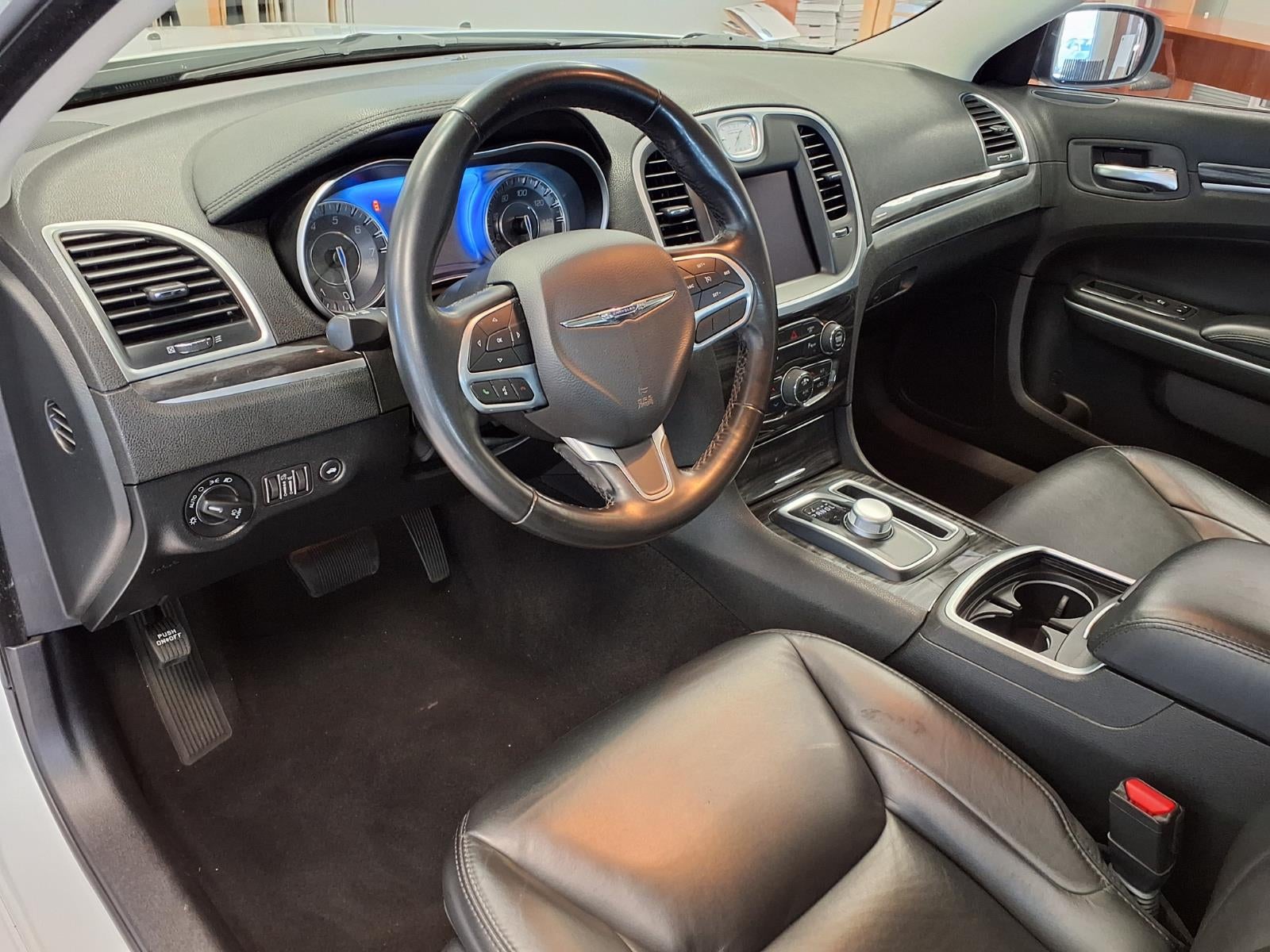2022 Chrysler 300 Touring