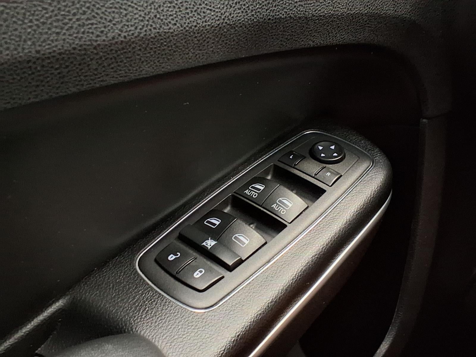 2022 Chrysler 300 Touring