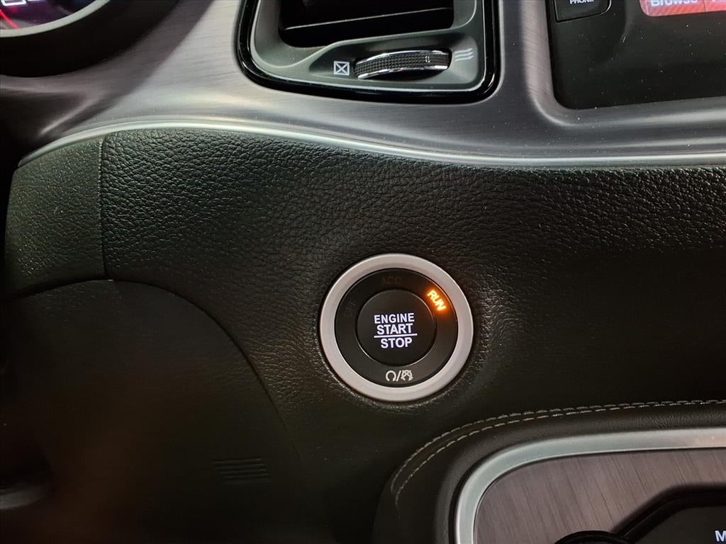 2017 Dodge Challenger SXT