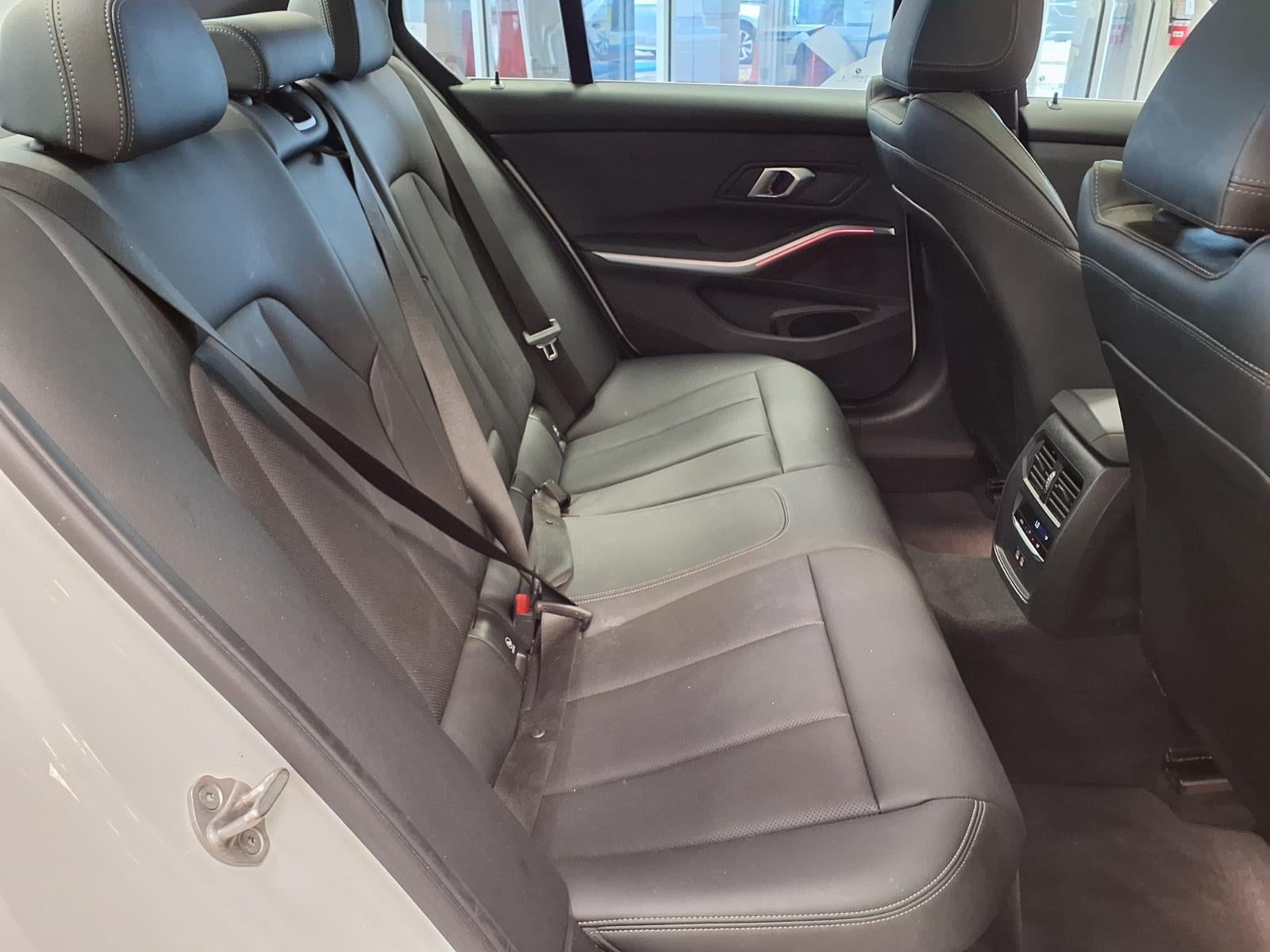 2024 BMW 3 Series 330i