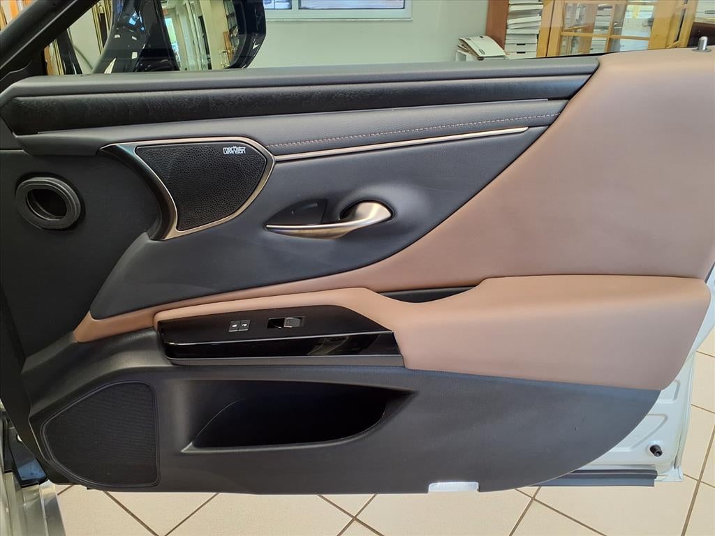 2024 Lexus ES 300h 300h Ultra Luxury