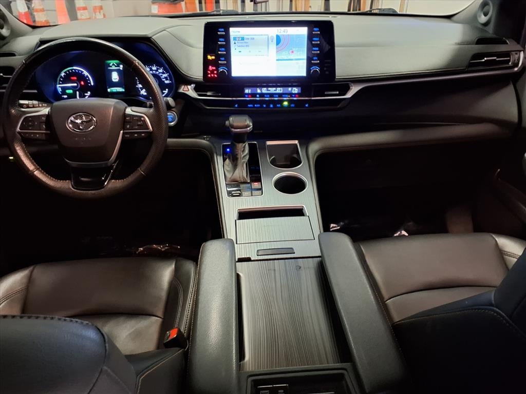 2022 Toyota Sienna Woodland Edition