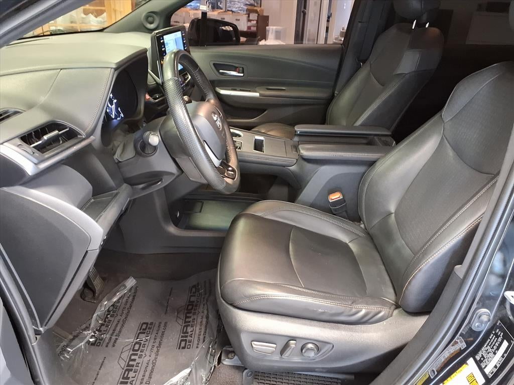 2022 Toyota Sienna Woodland Edition