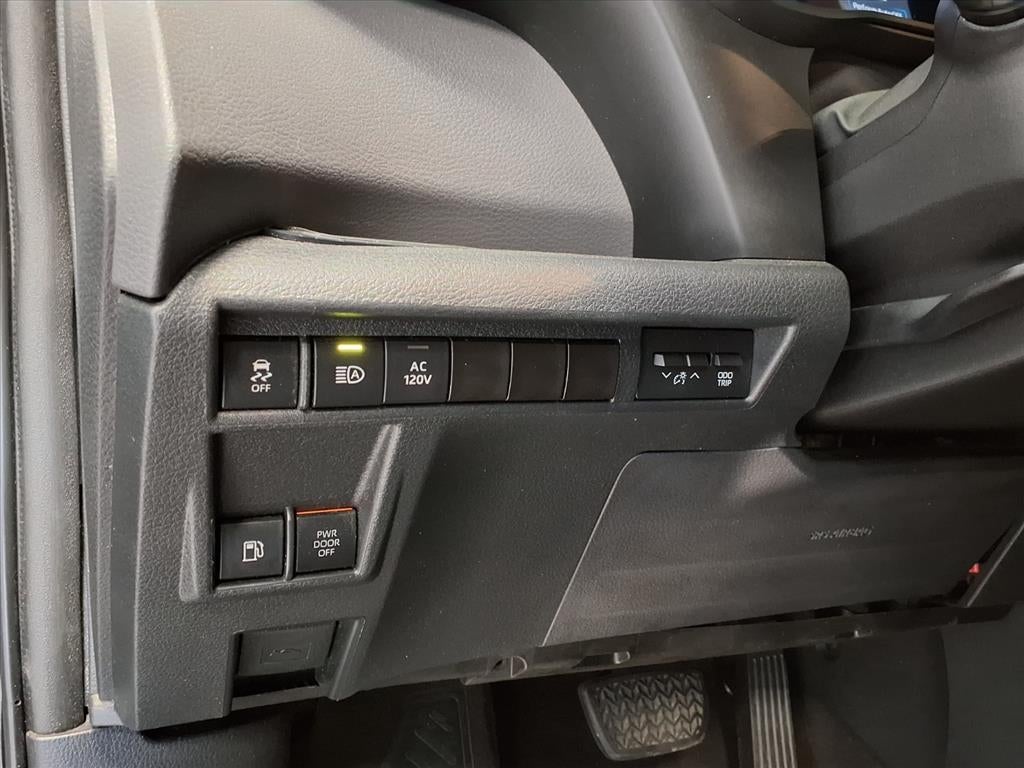 2022 Toyota Sienna Woodland Edition