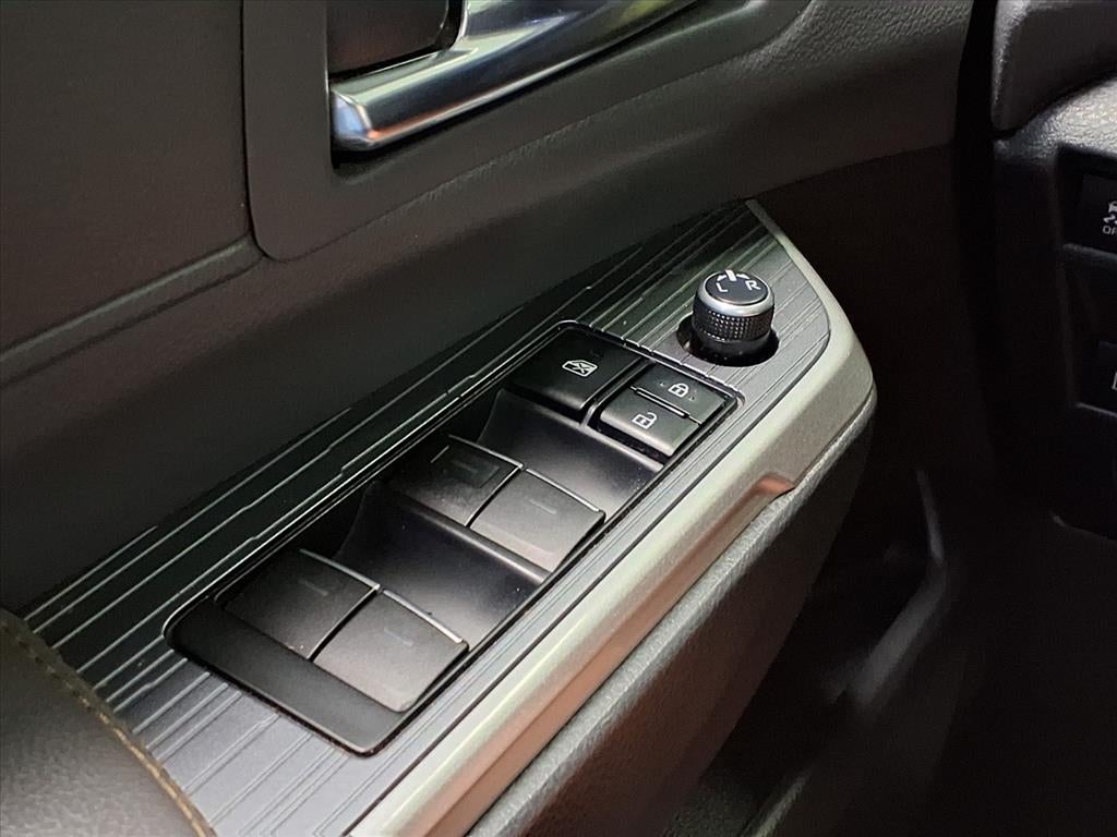 2022 Toyota Sienna Woodland Edition