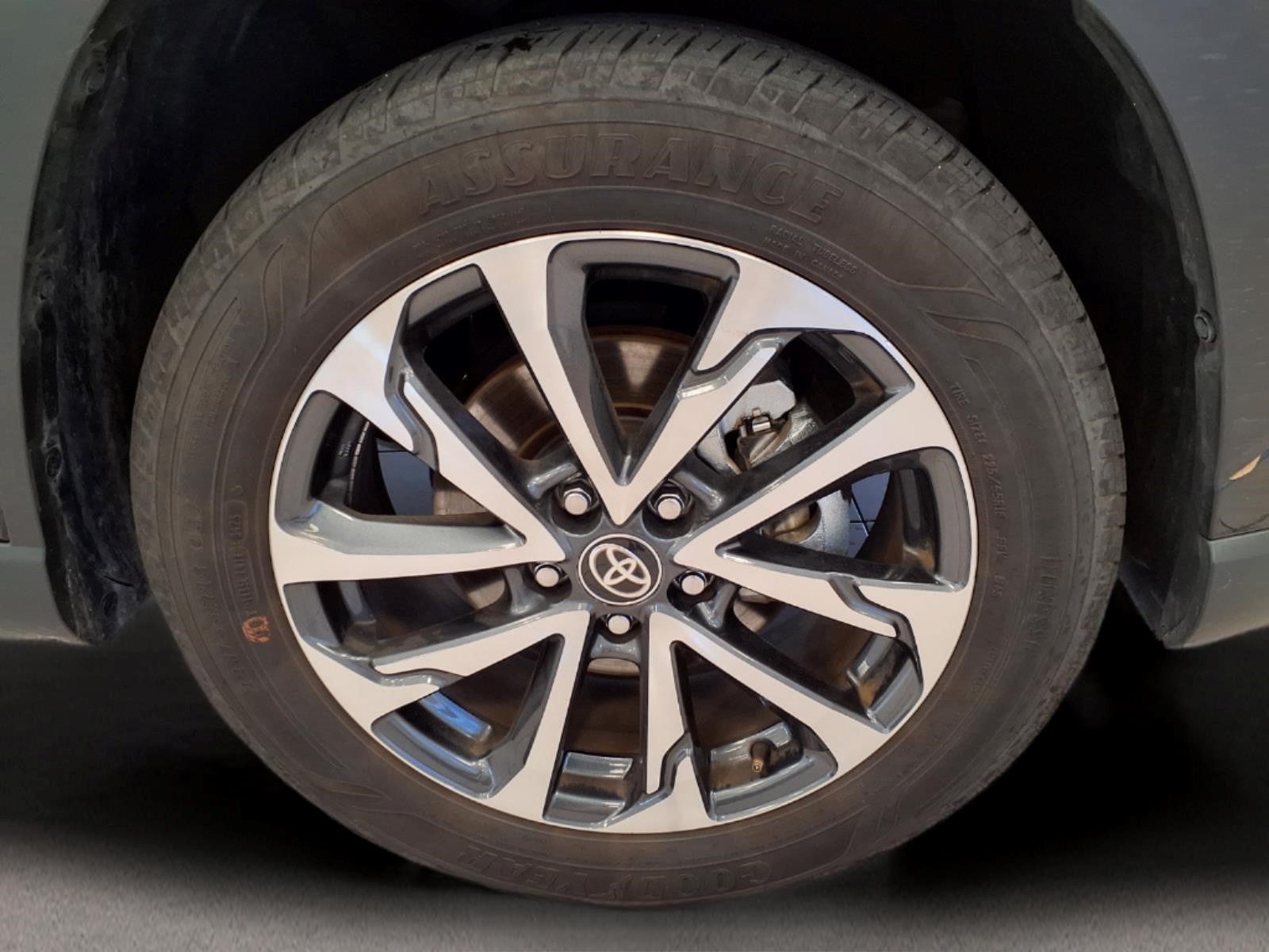 2025 Toyota Corolla Cross XLE