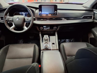 2022 Mitsubishi Outlander ES