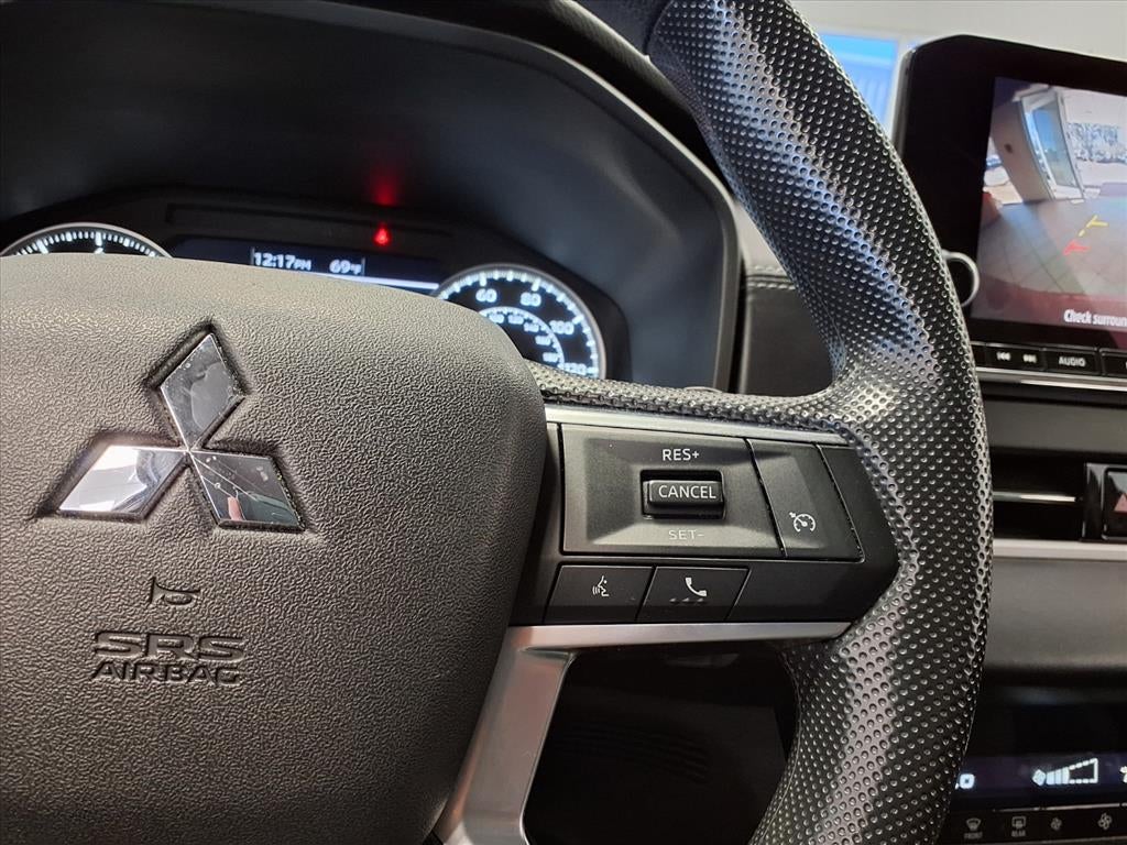 2022 Mitsubishi Outlander ES