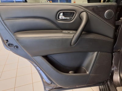 2023 INFINITI QX80 LUXE