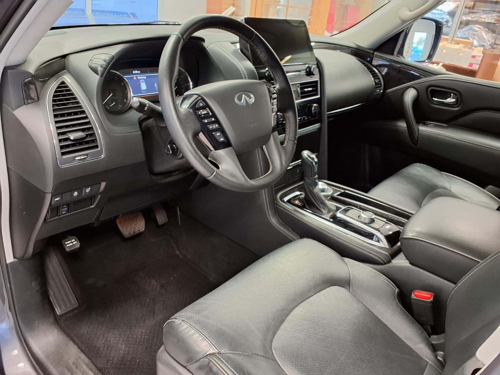 2023 INFINITI QX80 LUXE