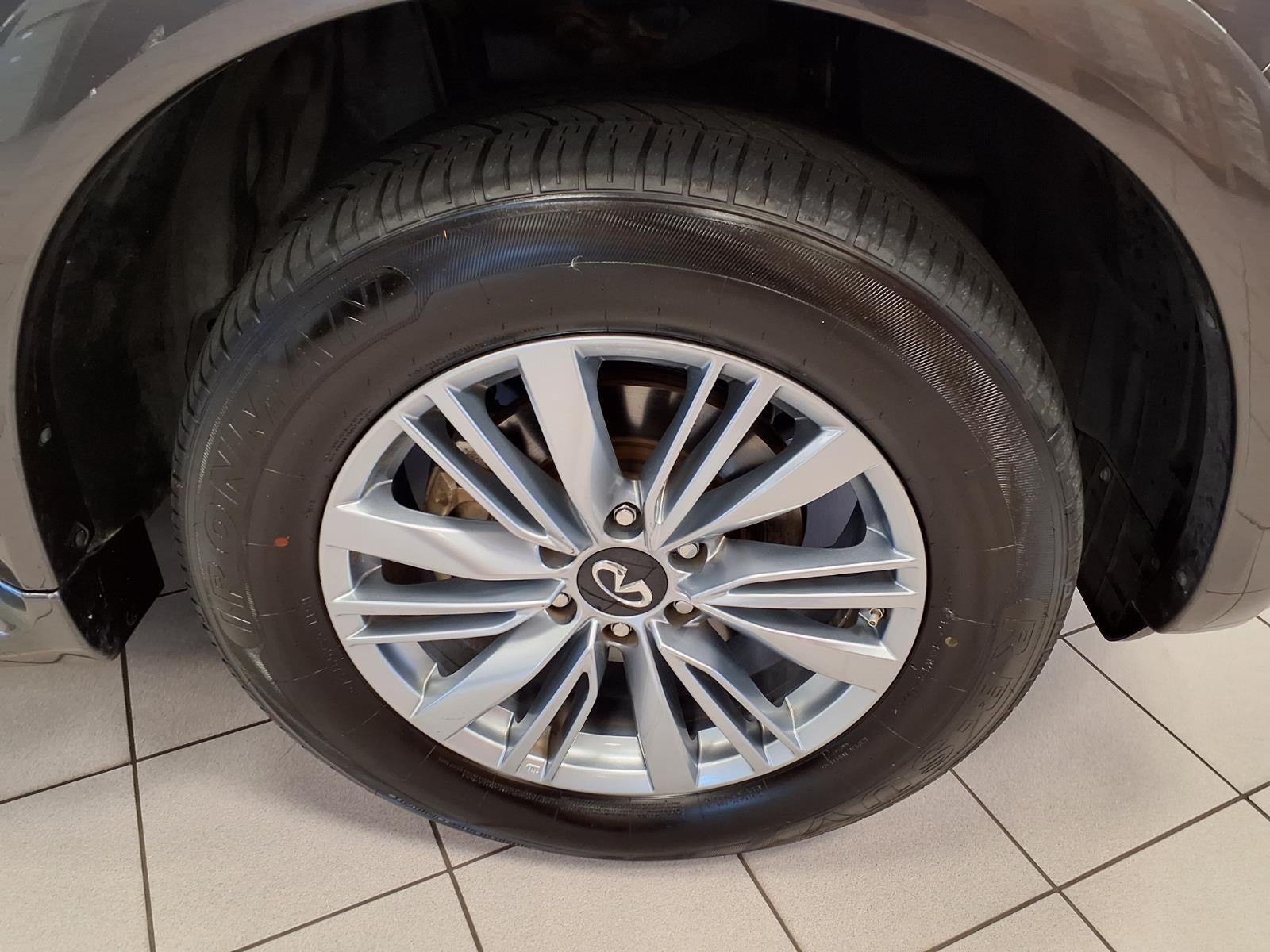 2023 INFINITI QX80 LUXE