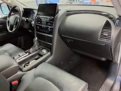 2023 INFINITI QX80 LUXE