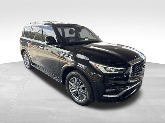 2023 INFINITI QX80 LUXE