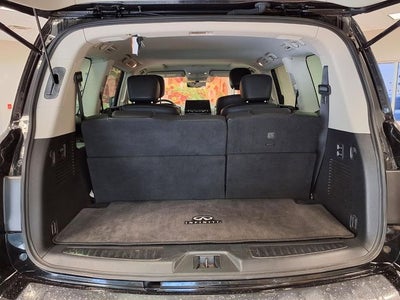 2023 INFINITI QX80 LUXE