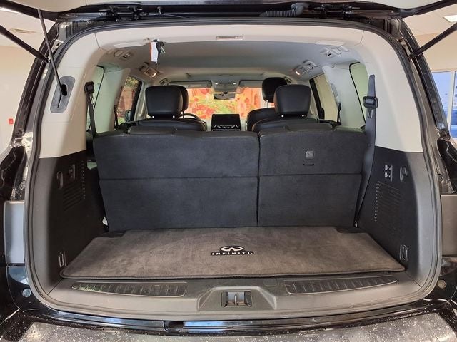 2023 INFINITI QX80 LUXE