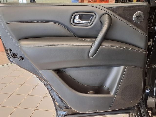2023 INFINITI QX80 LUXE