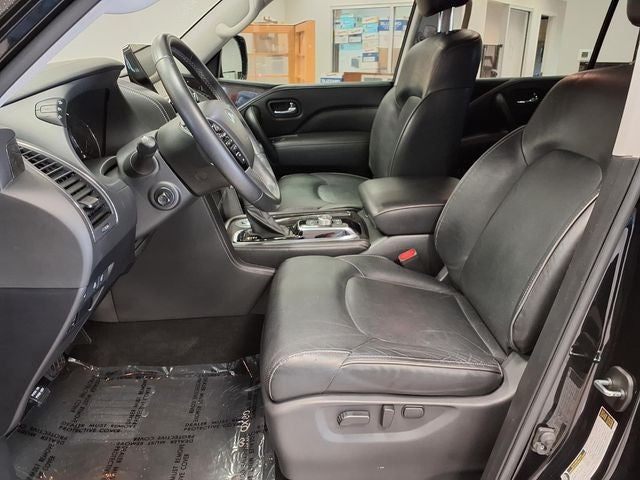 2023 INFINITI QX80 LUXE