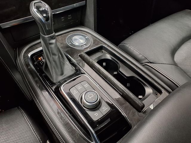 2023 INFINITI QX80 LUXE